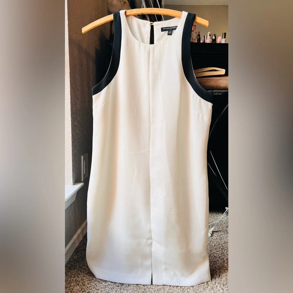 White dress - Picture 1 of 4